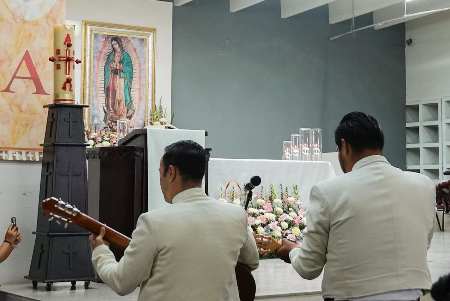 Mariachi y misa especial en honor a las madres en la Catedral Metropolitana de Tijuana